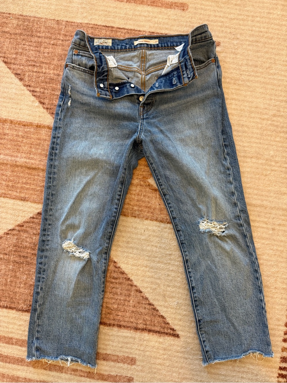 Levi’s Straight Leg Wedgie